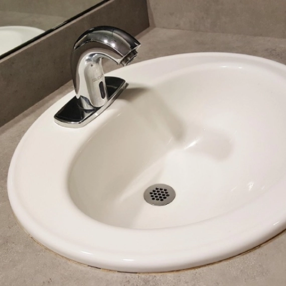 kako-uskladiti-lavabo-sa-stilom-kupatila